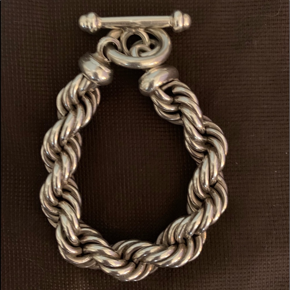 925 Sterling Silver 7.5” bracelet 🌸